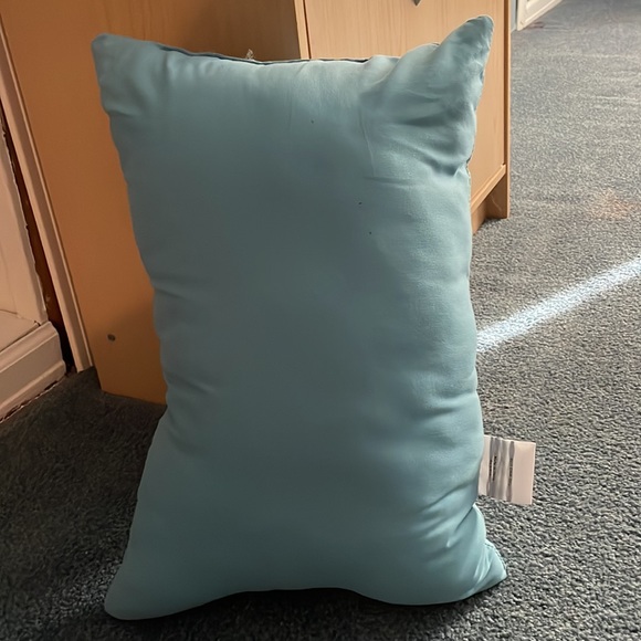 Throw pillow - Picture 3 of 3